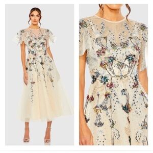 NWT Mac Duggal 20510 Nude Flutter Sleeve
Embellished Floral Dress - Size 2